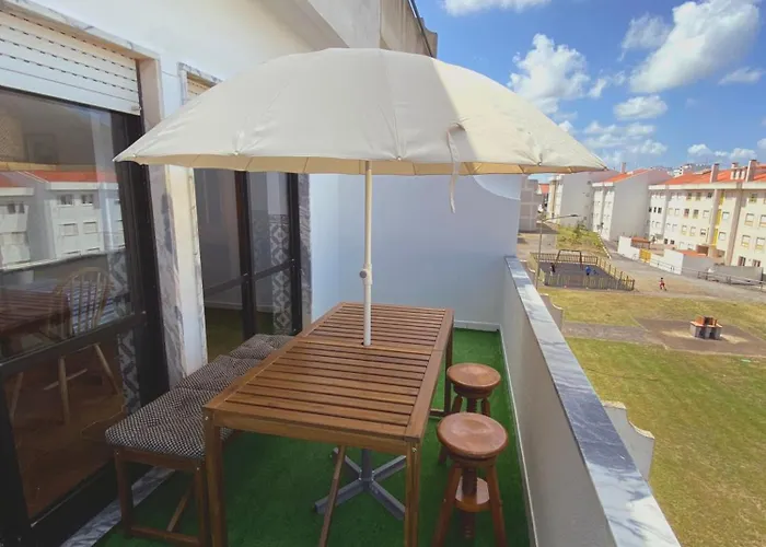 Family With Balcony, 5 Min From The アパート *