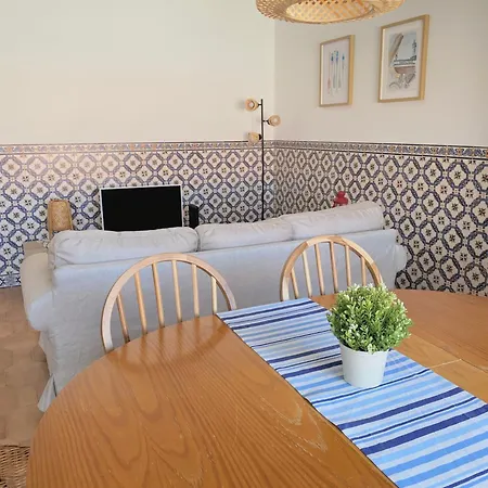 Apartment Family With Balcony, 5 Min From The